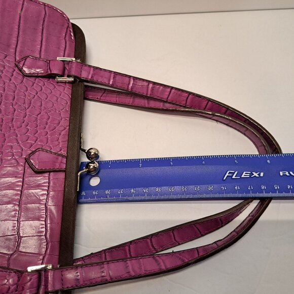 Chinese Laundry Clutch 2 Handle Hot Pink Faux Croc Green Lining Kiss Lock - Picture 2 of 12